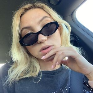 Meet your Posher, Elena